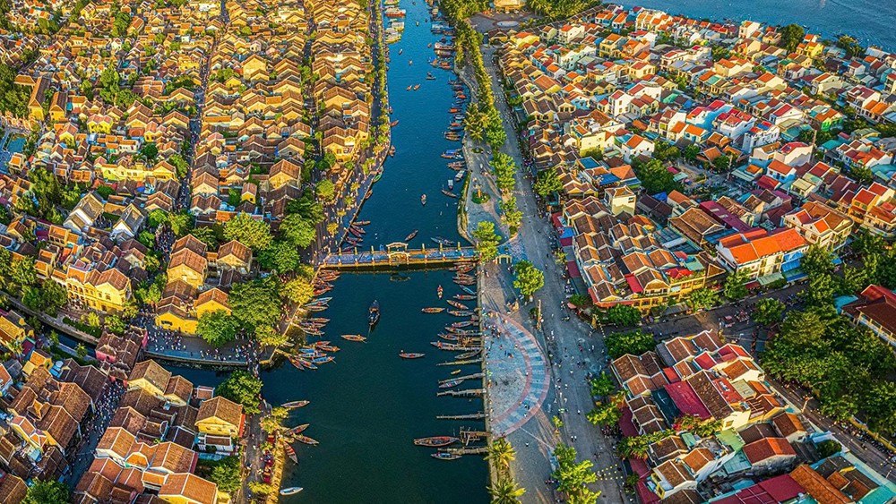 Nhịp sống global giữa lòng di sản là đặc quyền khan hiếm tại Hội An (Nguồn: Istock)
