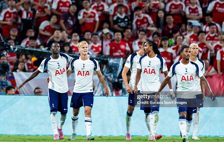 Tottenham đánh bại Arsenal trong trận giao hữu tại Hồng Kông (Trung Quốc)