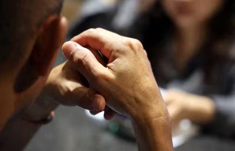 Yêu qua mạng, người đàn ông bị lừa bán nhà thành vô gia cư - 2