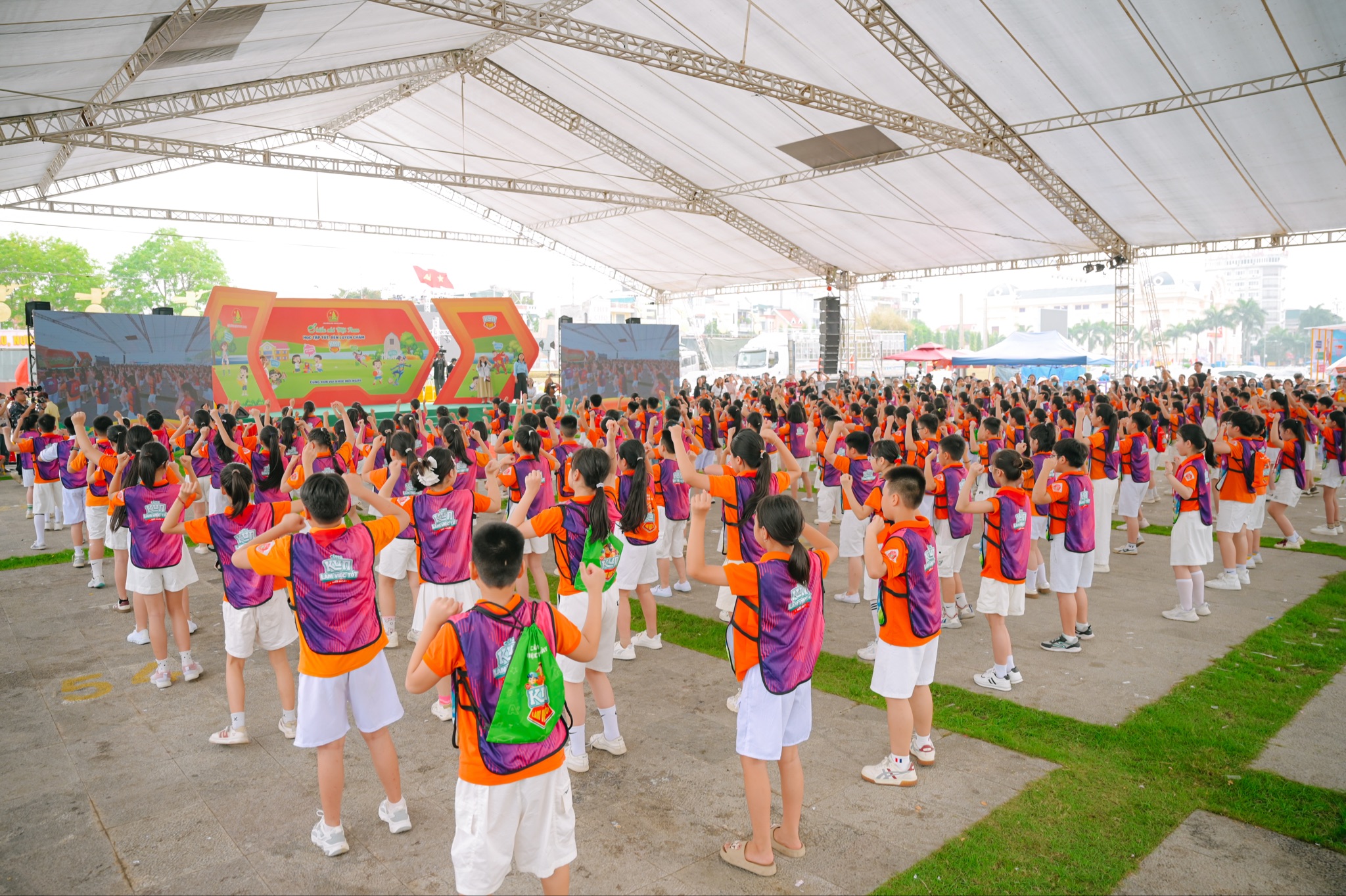 Từ sân chơi Flashmob đến đường chạy Marathon: Kun cùng triệu trẻ em Việt viết nên câu chuyện vận động vui vẻ mỗi ngày - 2