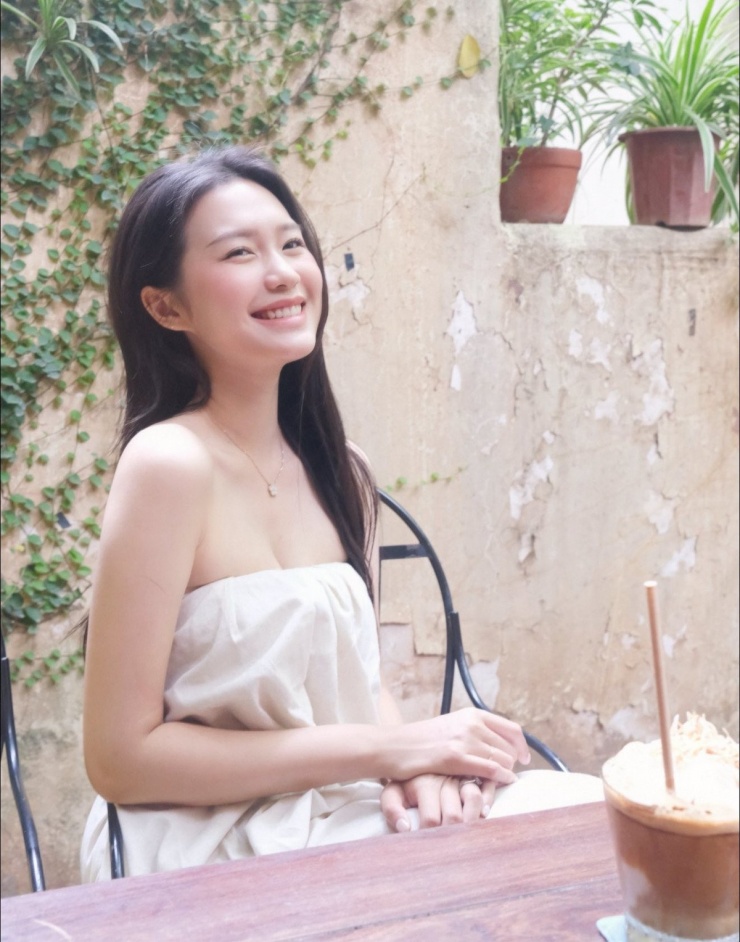 Doãn Hải My là một trong những nàng WAGs hot nhất hiện tại. Phong cách của bà xã Đoàn Văn Hậu được nhận xét là thanh lịch, tinh tế và mang hơi hướng tiểu thư.