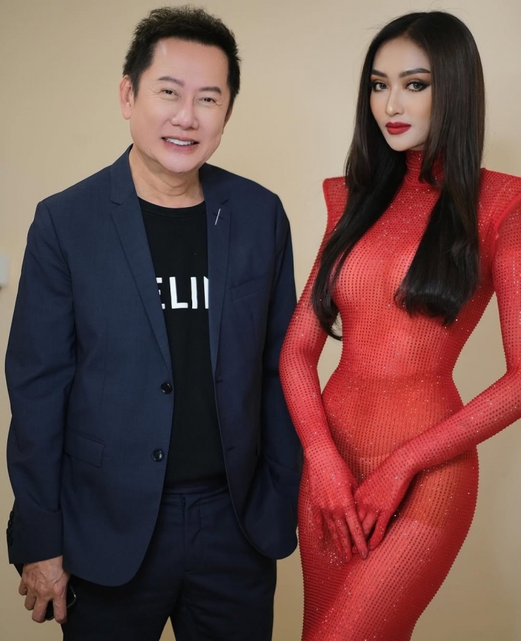 Ông Nawat và Pich Votey Saravody - Á hậu 5 Hoa hậu Hòa bình 2022.