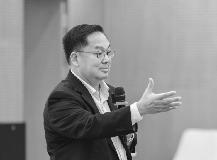 Ông Hoàng Nam Tiến. Ảnh: TIMES