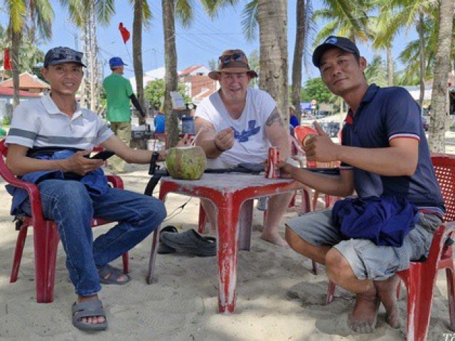 Nhẫn kim cương đính hôn bị đánh rơi và câu chuyện xúc động ở Đà Nẵng
