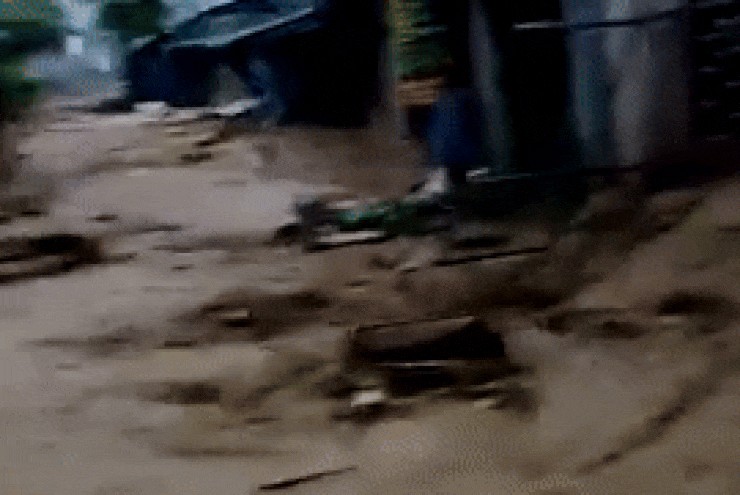 7 người chết và mất tích sau trận lũ kinh hoàng lúc rạng sáng ở Điện Biên