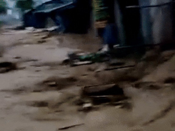 7 người chết và mất tích sau trận lũ kinh hoàng lúc rạng sáng ở Điện Biên