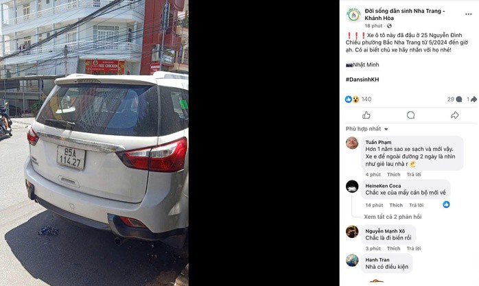 Chiếc ô tô để cả năm trước chung cư ở phường Bắc Nha Trang