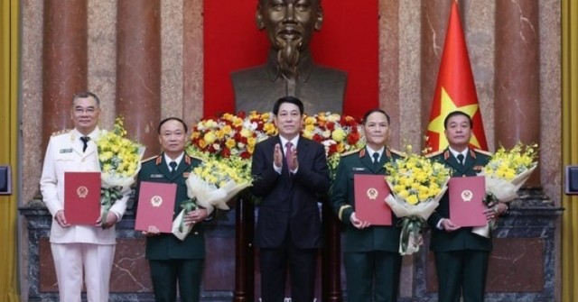 Chủ tịch nước Lương Cường trao quyết định thăng...