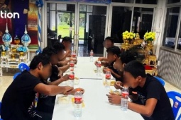 Thái Lan hoãn trao trả 18 binh sĩ Campuchia