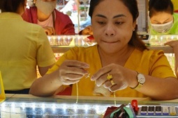 Giá vàng hôm nay, 1-8: Tiếp tục lao dốc