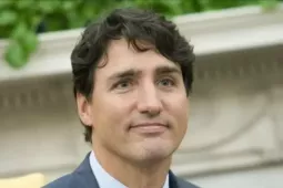 Động thái gây chú ý của cựu Thủ tướng Canada