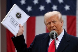 Kinh tế 24h: Ông Trump công bố mức thuế đối ứng mới