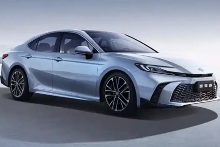 Toyota Camry 2026 trình làng, thêm bản hybrid giá từ 601 triệu đồng