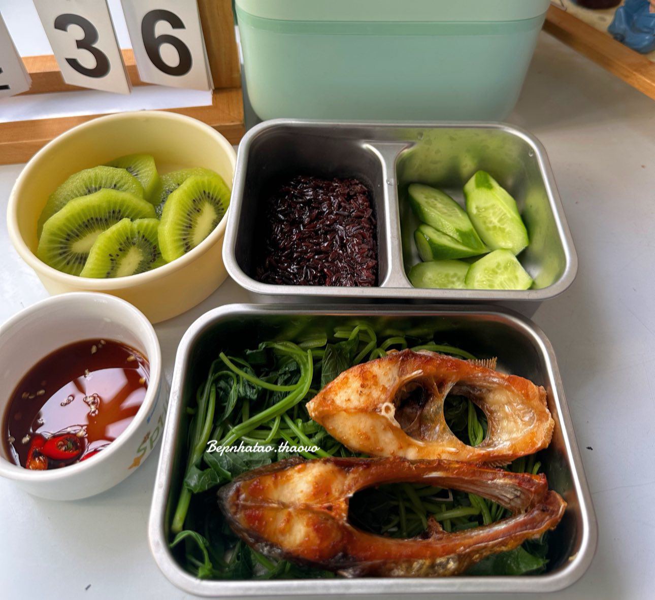 Cá nướng - Rau lang luộc&nbsp;