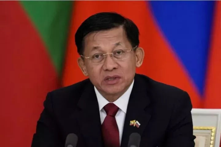 Myanmar dỡ bỏ tình trạng khẩn cấp, thành lập chính phủ lâm thời