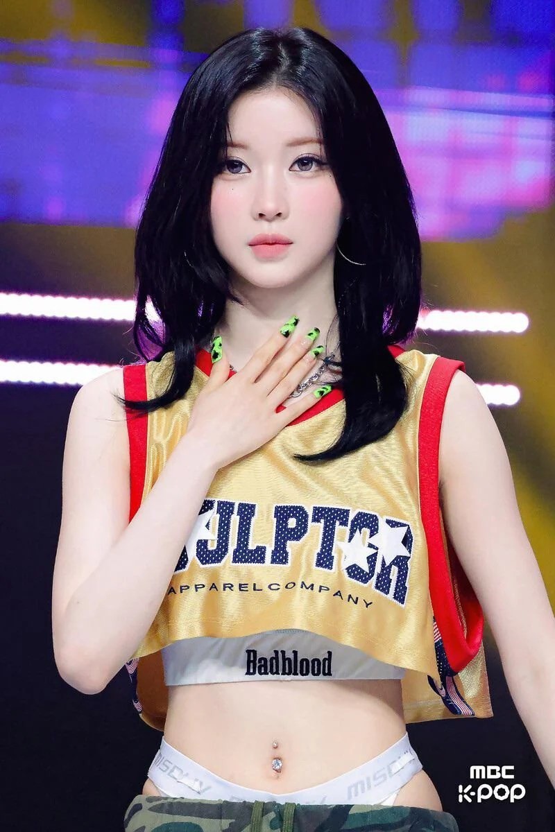 Trào lưu khoe nội y lan rộng trong Kpop.
