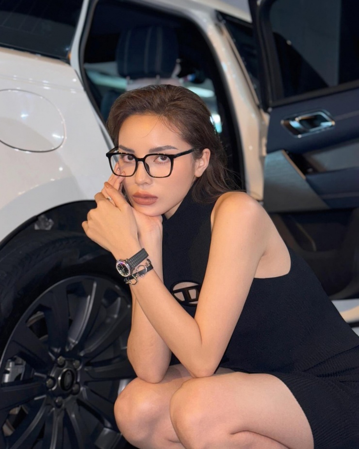 Ngoài hai 'phu nhân hào môn' Phương Oanh - Đỗ Mỹ Linh, thiết kế đình đám của nhà chế tác đồng hồ gần 200 năm tuổi còn được lòng hoa hậu Kỳ Duyên.