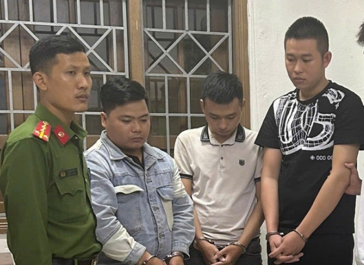 Ba đối tượng tại cơ quan công an.