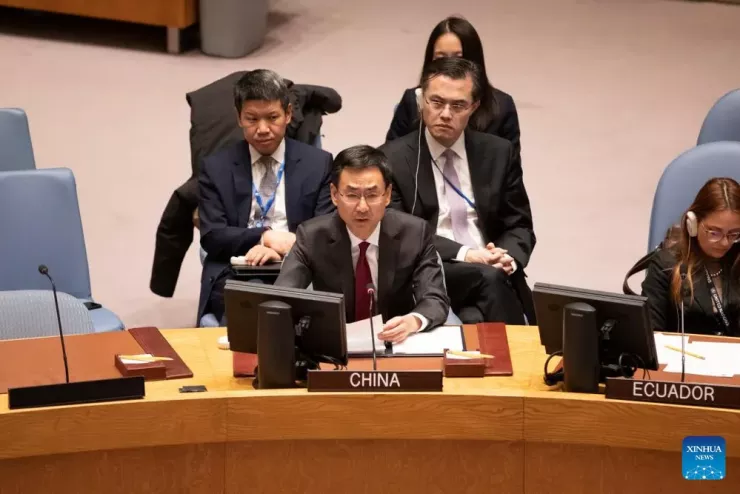 Phó đại diện thường trực Trung Quốc tại LHQ - ông Cảnh Sảng (hàng đầu). Ảnh: XINHUA