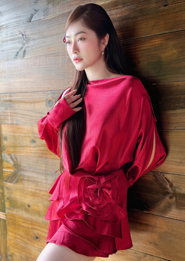 Thanh Trúc chưa lấy lại vóc dáng thon gọn như thời con gái nhưng vẫn được nhiều người, trong đó có diễn viên Lê Phương khen xinh, sang. Thanh Trúc cho biết cô không vội giảm cân vì muốn đợi 'sinh thêm bé nữa rồi giảm một thể'.