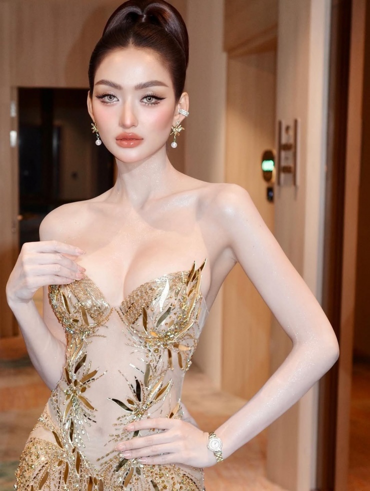Á hậu 5 Hoa hậu Hòa bình 2022 Pich Votey Saravody.