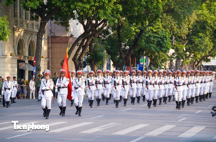 Màn trình diễn là một trong những nội dung, hoạt động nằm trong chuỗi sự kiện kỷ niệm 80 năm Ngày truyền thống Công an Nhân dân (19/8/1945 - 19/8/2025) và 20 năm Ngày hội toàn dân bảo vệ an ninh Tổ quốc.