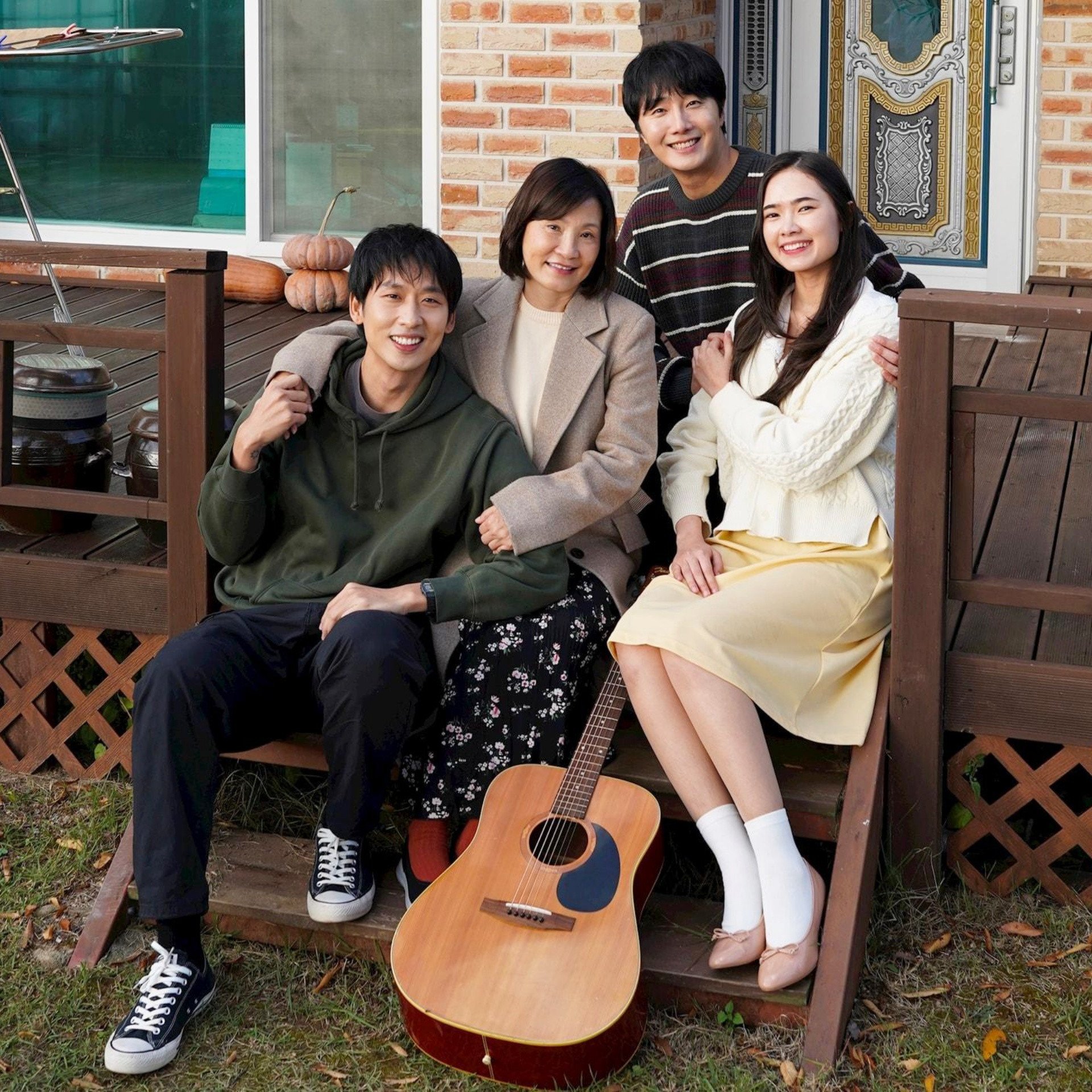 Jung Il-woo trong phim "Mang mẹ đi bỏ".&nbsp;