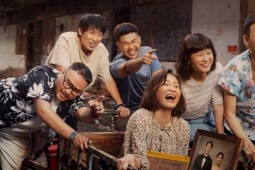 Vừa ra rạp đã làm khán giả rơi nước mắt,  ' Mang mẹ đi bỏ '  thu hơn 40 tỷ
