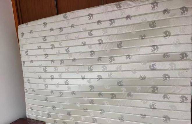 “Cắn răng” trả gần 2 triệu đồng chỉ để vứt một món đồ cũ - 1