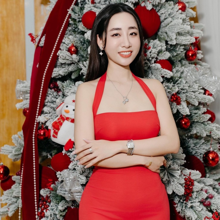 Nhiều người nhận xét rằng Thùy Anh không thua kém bất kỳ người mẫu chuyên nghiệp nào về phong thái và ngoại hình. Ảnh: FB Nguyễn Thuỳ Anh