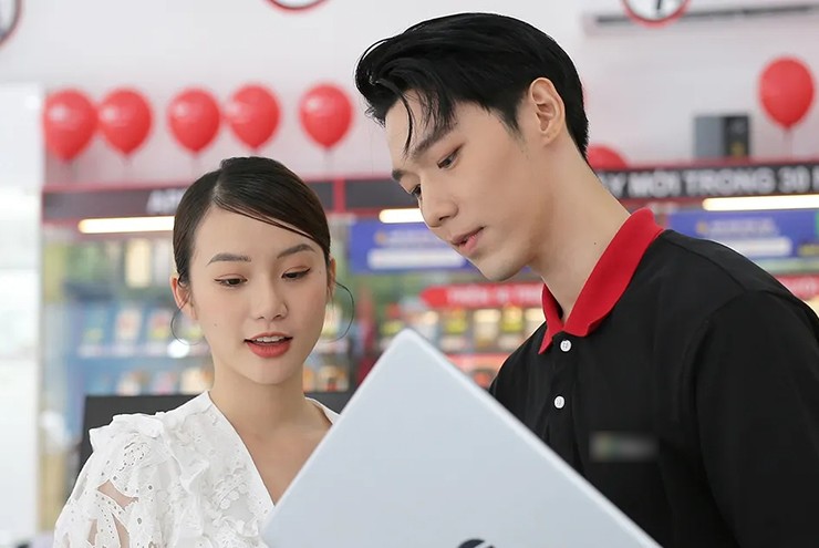 Tân sinh viên 2k7 nên chú ý những gì khi mua laptop?