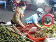 [CLIP] Màn dàn cảnh trộm ví ‘nhanh như chớp’ của 2 phụ nữ