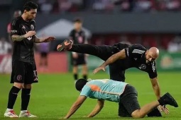 Tin mới nhất bóng đá sáng 3/8: Vệ sỹ của Messi bị cấm góp mặt ở Leagues Cup