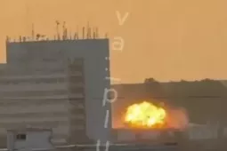 Ukraine tuyên bố nhắm trúng căn cứ không quân Nga