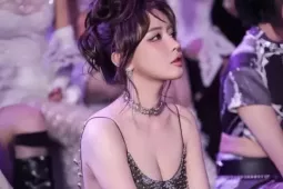 Em xinh Bích Phương trắng tay