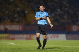 Trọng tài V-League nguy kịch sau bài kiểm tra thể lực sáng 3/8