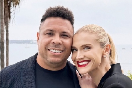 Thời trang sánh đôi của Ronaldo 'béo' và vợ thứ tư