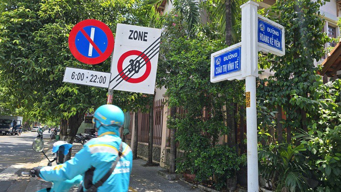 Tại Khu phố du lịch An Thượng, xe điện 4 bánh vẫn chưa thể hoạt động do các tuyến đường cho phép còn rất hạn chế