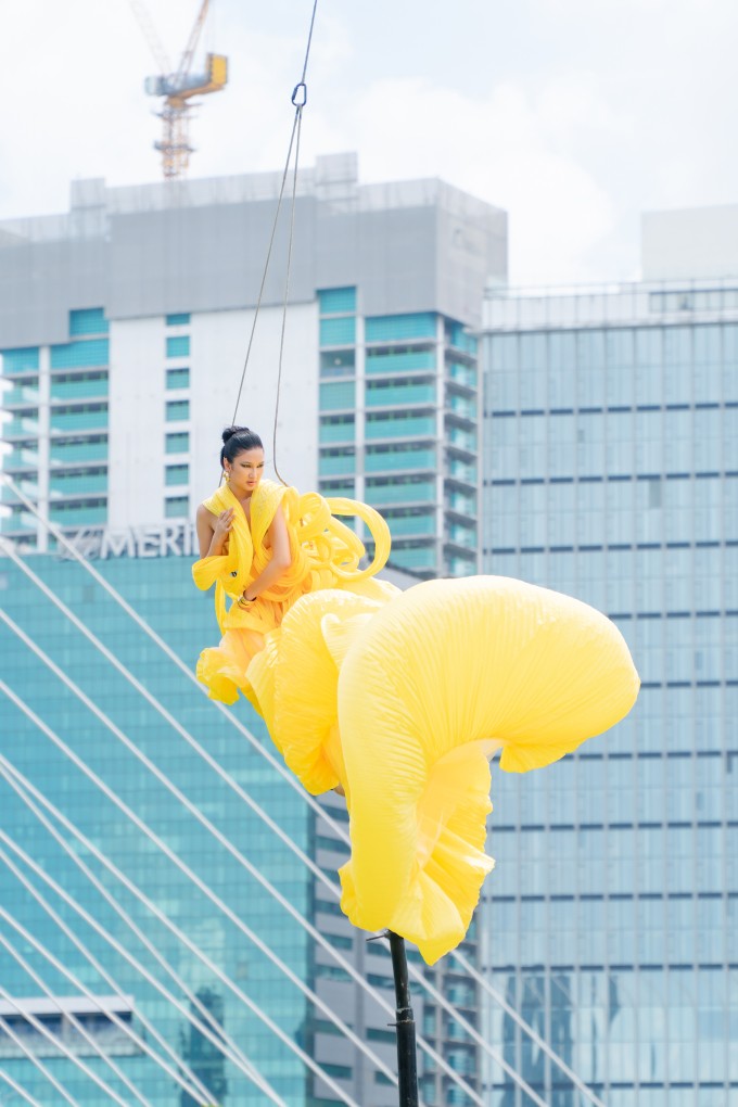 Phần thể hiện của Nàng Mơ bị chê yếu.