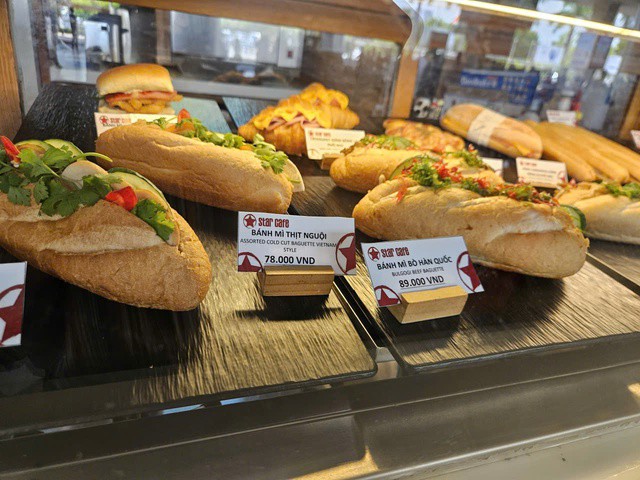 Giá bánh mì các loại tại cửa hàng Star Cafe vào khoảng 78.000 đồng - 89.000 đồng tùy loại