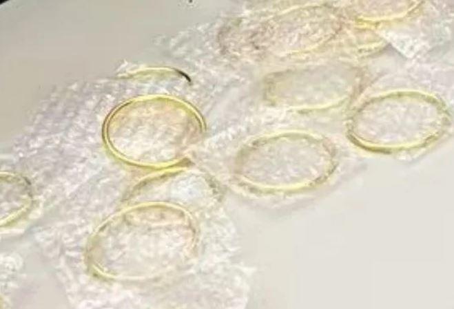 Đi thu gom rác, cụ bà nhặt được số vàng trị giá 1,4 tỷ đồng - 1