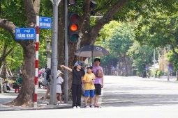 Miền Bắc nắng nóng trên 39 độ trước khi chuyển mưa dông