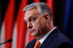 Thủ tướng Hungary thúc giục Ukraine từ bỏ ý định gia nhập NATO