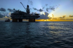 Giá dầu cắm đầu giảm sau khi OPEC+ tăng sản lượng