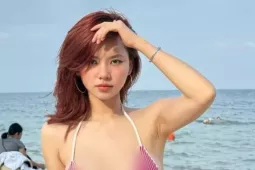 Ngô Lan Hương  " Đi giữa trời rực rỡ "  diện bikini, khoe dáng nuột nà trước biển