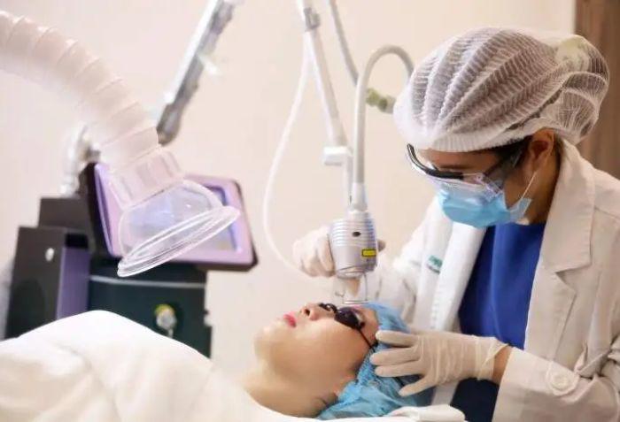 Bắn mụn thịt bằng Laser Fractional CO2