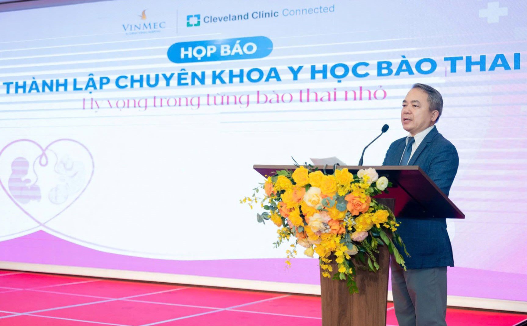 PGS.TS.BS&nbsp;Phạm Bá Nha - Giám đốc Trung tâm Sức khoẻ Phụ Nữ (Vinmec Times City) phát biểu tại buổi lễ ra mắt chuyên khoa Y học Bào thai