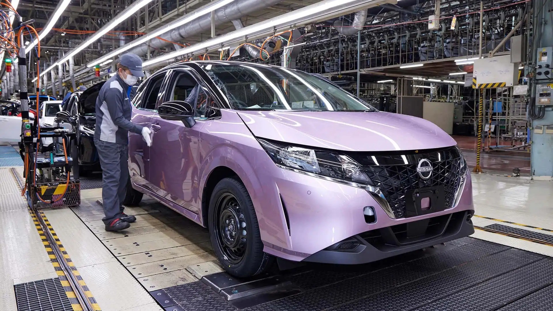 Nissan đóng cửa nhà máy xe ô tô tại Bắc Mỹ - 1