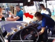 Đã xác minh được danh tính tài xế ô tô lao lên xe khách rút chìa khóa rồi bỏ đi