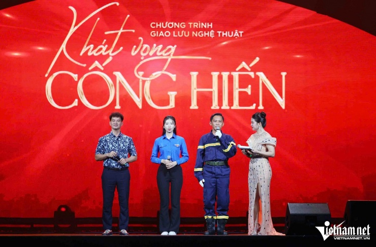 Thượng tá Nguyễn Chí Thành - Phó trưởng Phòng Cảnh sát PCCC&amp;CNCH CA TP.HCM, Anh hùng lực lượng vũ trang nhân dân chia sẻ tại chương trình. Ảnh: Đình Hiếu